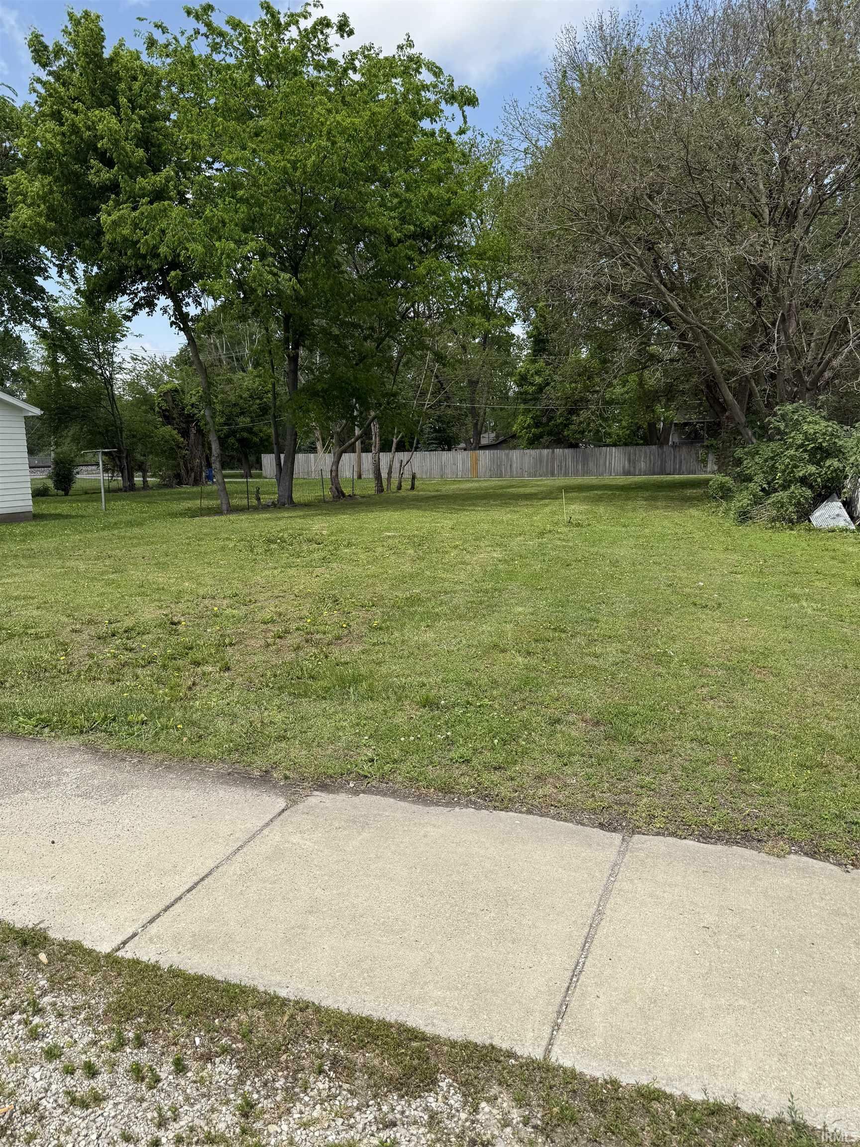 Property Photo: 813 W 8th Street IN 47620