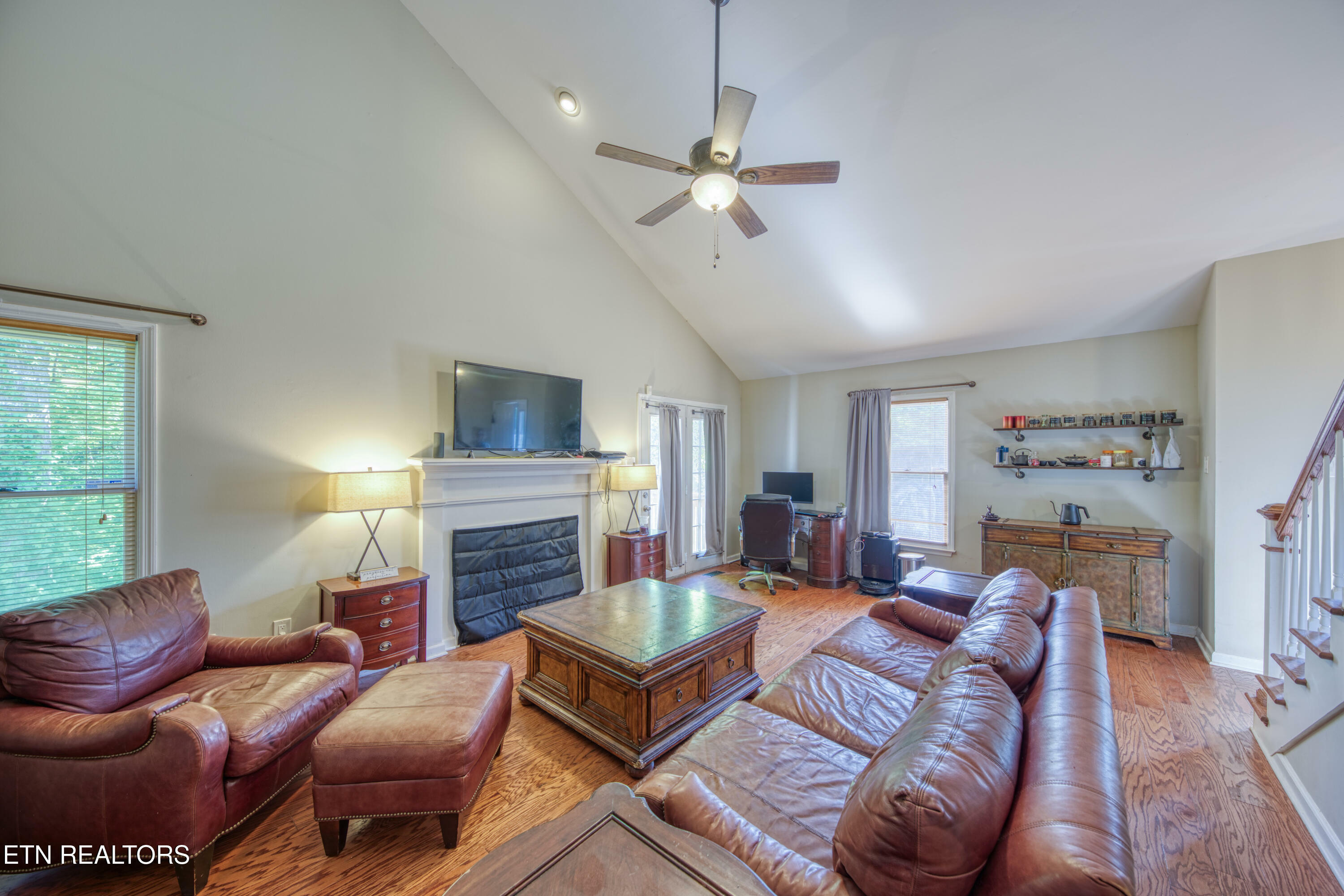 Property Photo: 8013 Middlebrook Pike TN 37909
