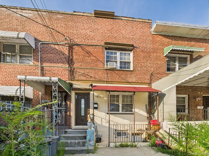 Property Photo: 1255 E 223rd Street NY 10466