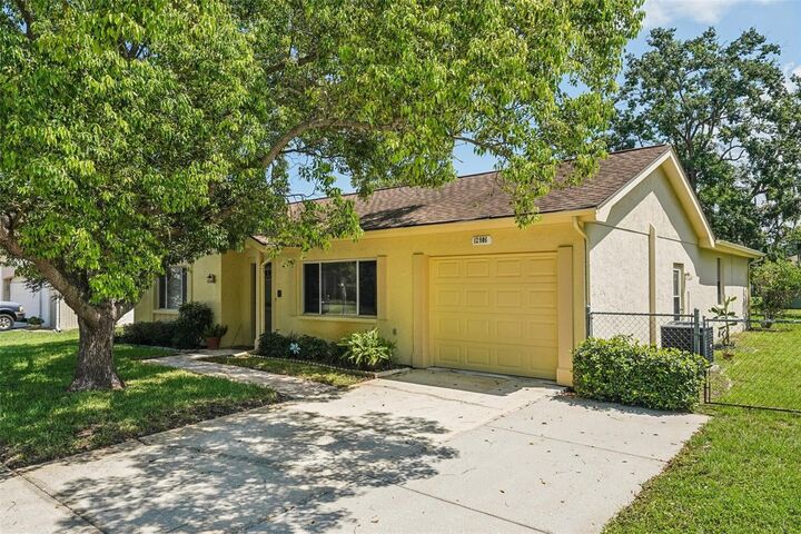 Property Photo: 12906 Sandburst Lane FL 34667