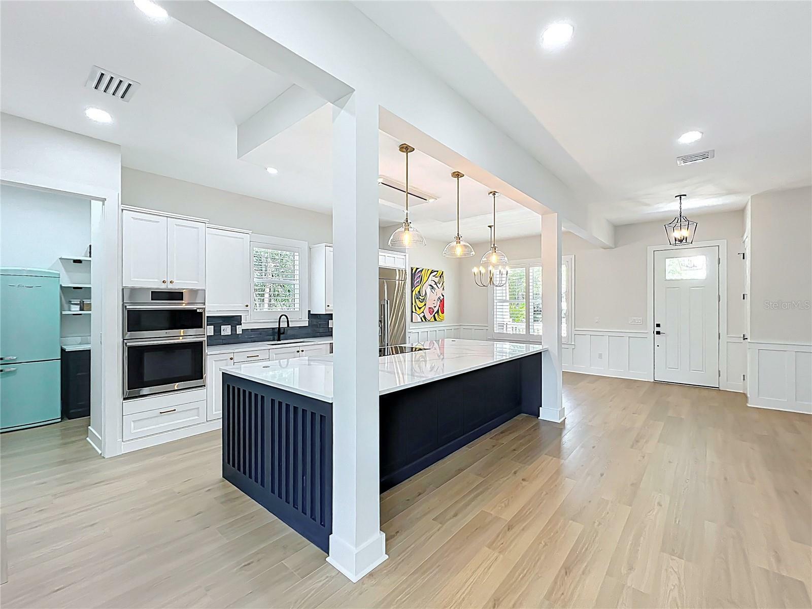 Property Photo: 217 W Bay Street FL 34787