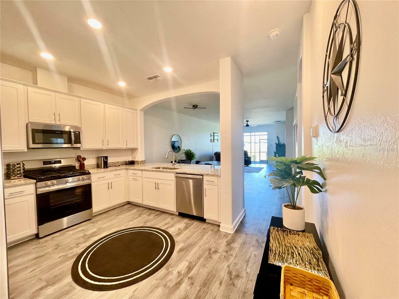 Property Photo: 5523 Sapphire Stone Cove FL 34211