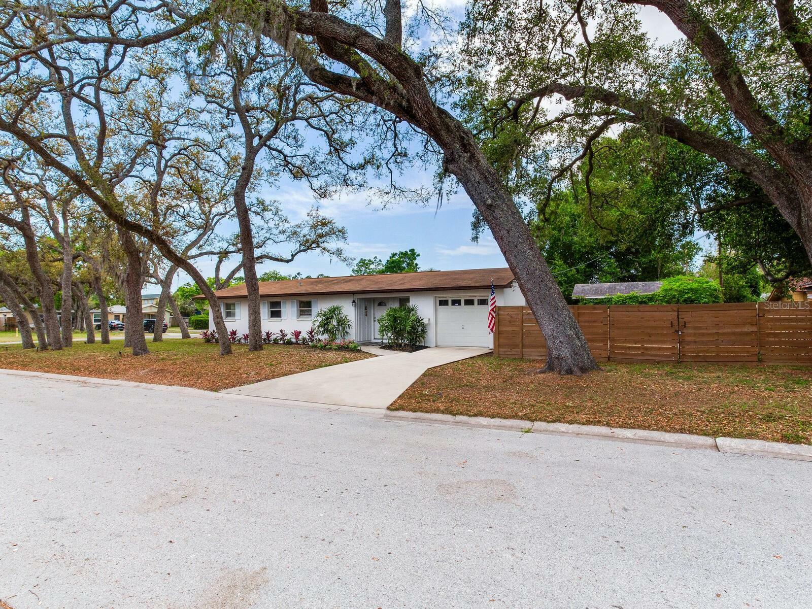 Property Photo: 1700 25th Street N FL 33713