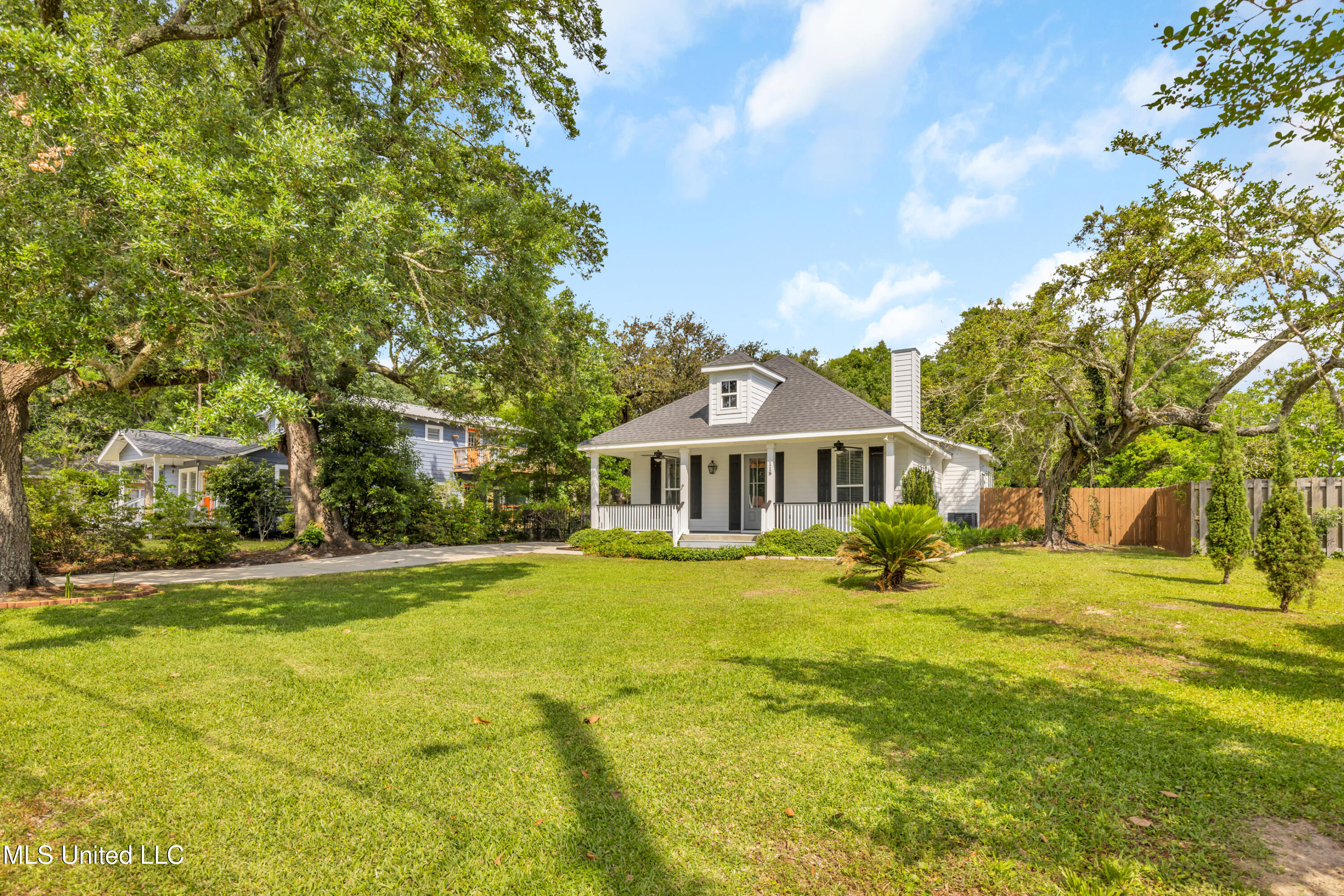 Property Photo: 118 W Third Street MS 39560