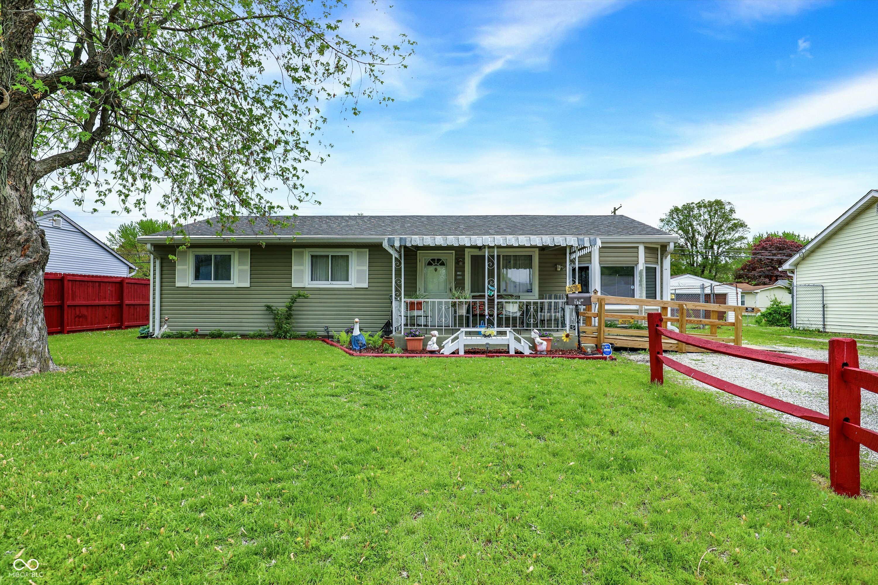 Property Photo:  126 Brunswick Drive  IN 46143 