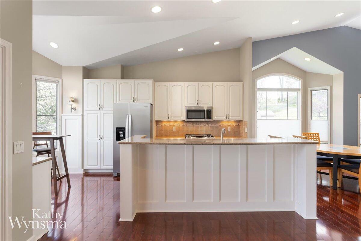 Property Photo: 4231 Willow Lane Drive NE MI 49525