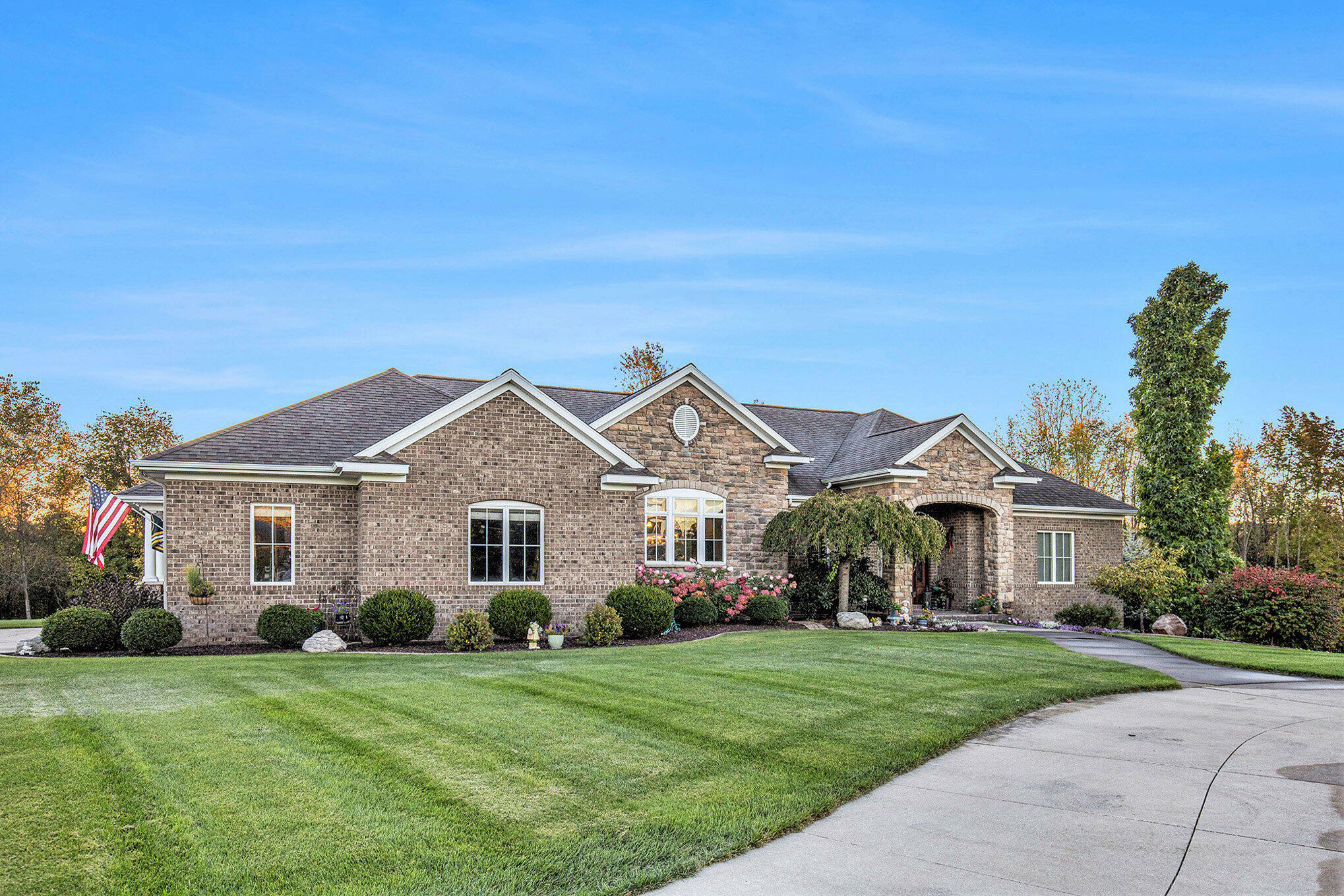 3178 Ridge Port Drive NW  Grand Rapids MI 49544 photo