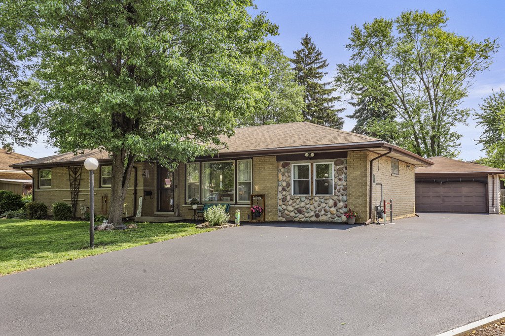 Property Photo: 11341 S Nagle Avenue IL 60482