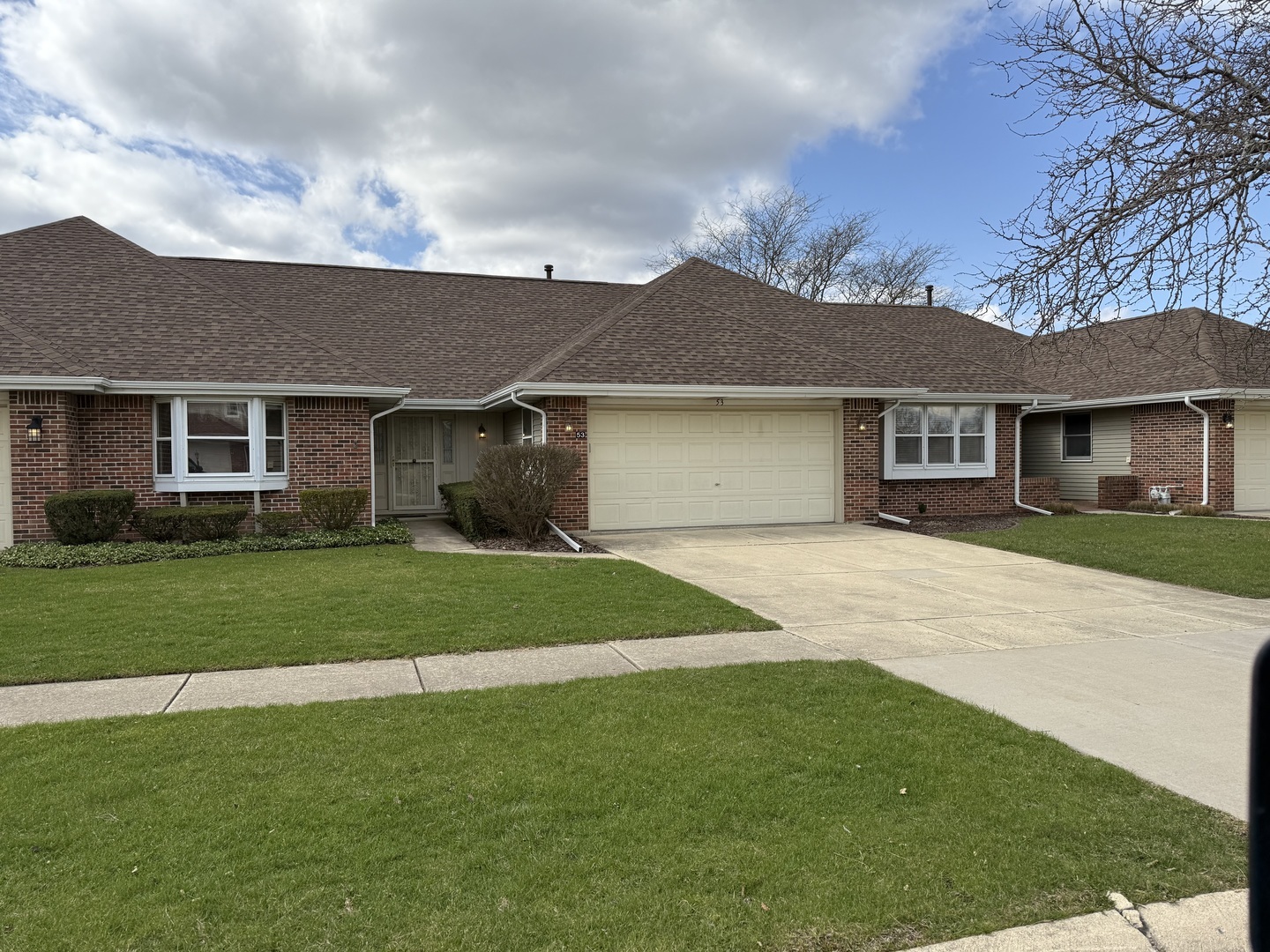 Property Photo: 53 Fallcreek Circle 35 IL 60538