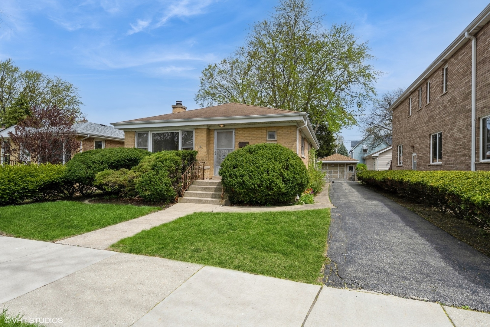 Property Photo: 6509 N Nixon Avenue IL 60631
