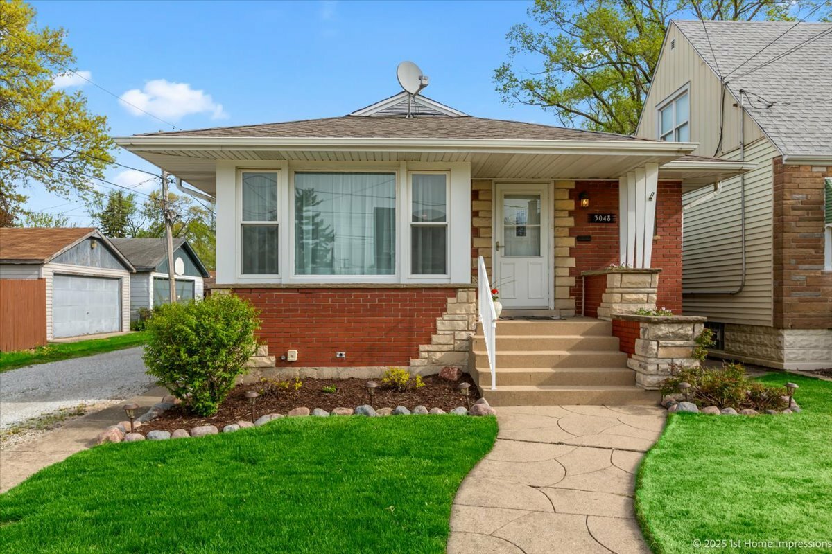 3048 W 96th Place  Evergreen Park IL 60805 photo