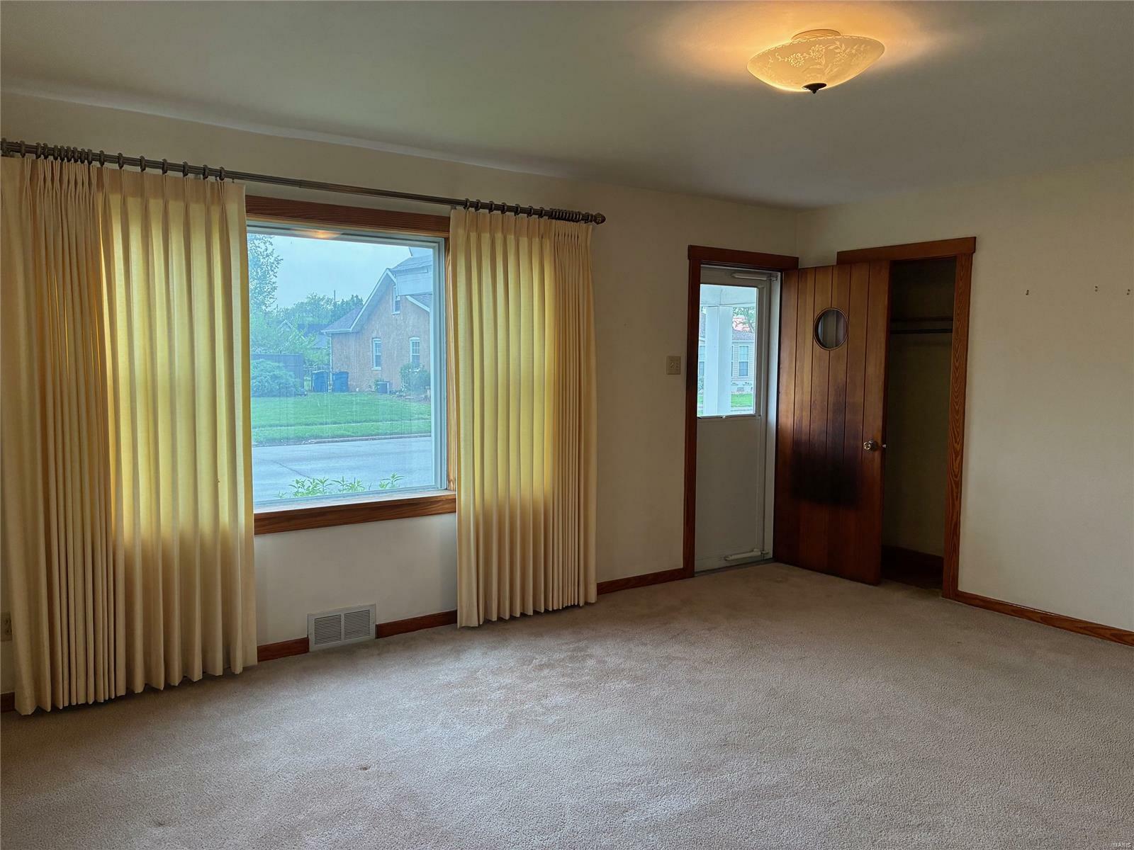 Property Photo: 504 N Douglas Street IL 62281