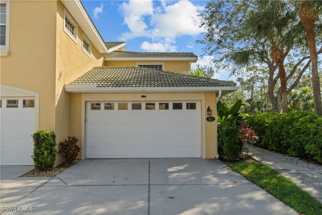 Property Photo: 8310 Big Acorn Circle 10B FL 34119