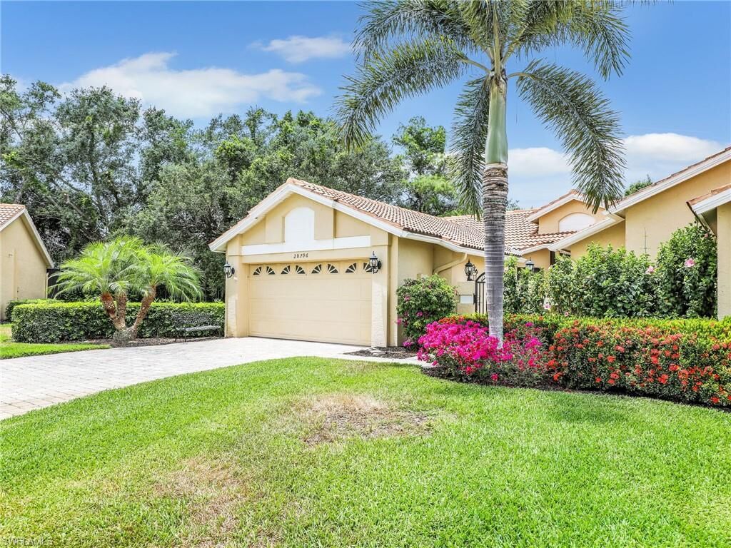 Property Photo: 28796 Hunters Ct FL 34135