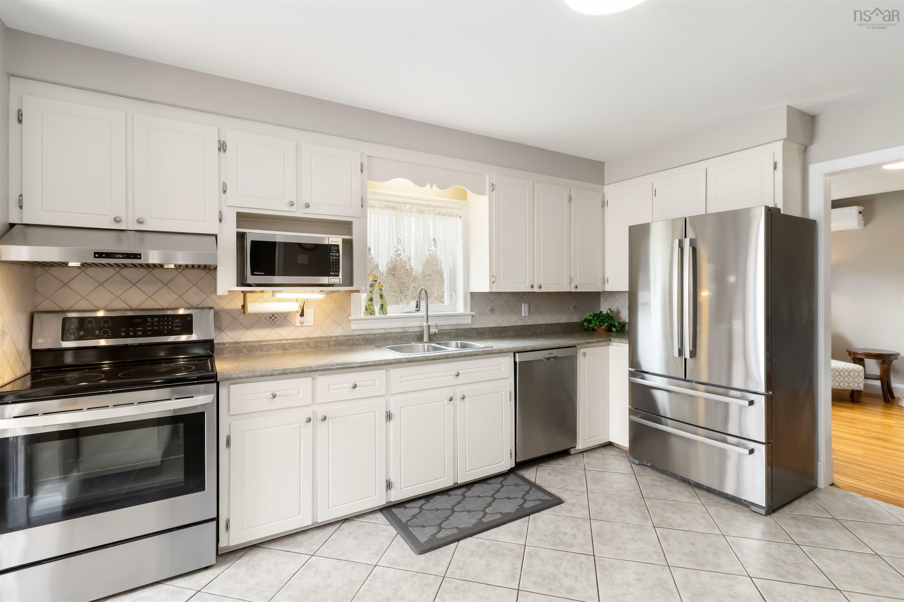 Property Photo:  77 Wildwood Boulevard  NS B2W 2L9 