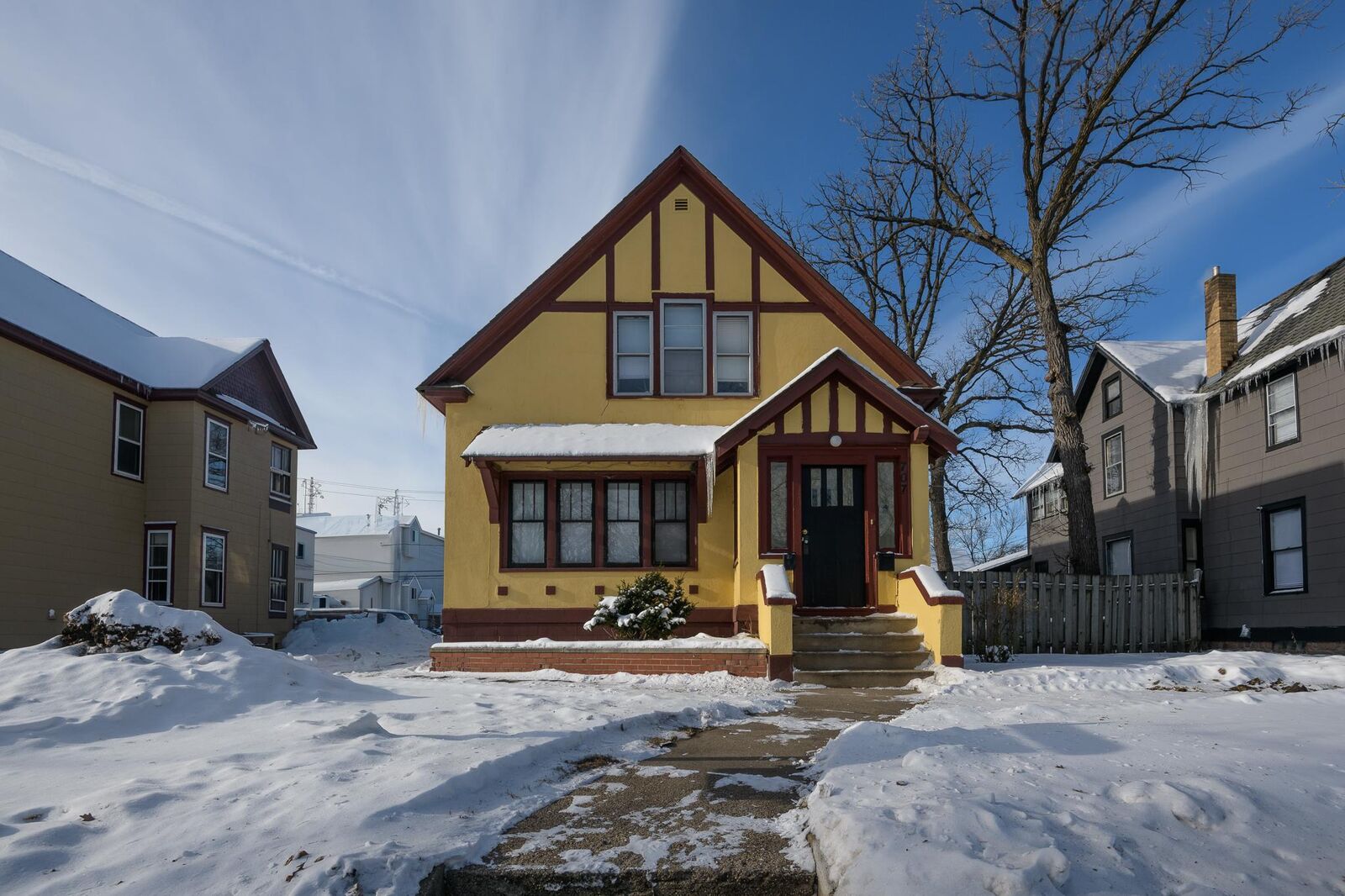 Property Photo:  707 6th Avenue S  MN 56301 