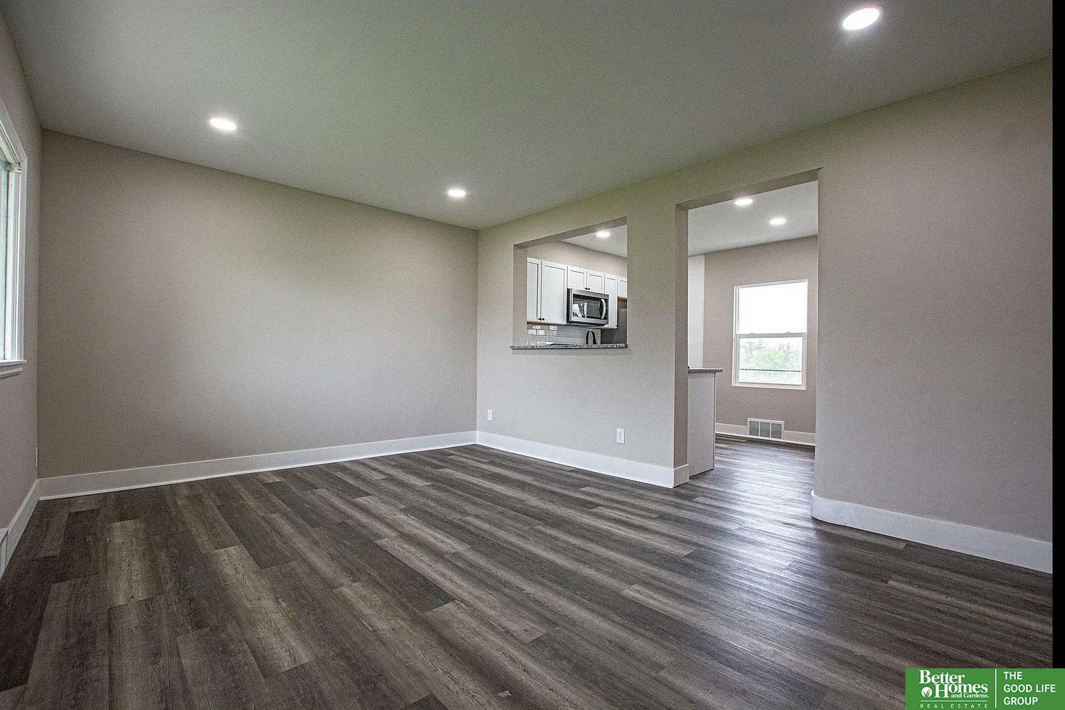 Property Photo: 3309 S 32 Avenue NE 68105