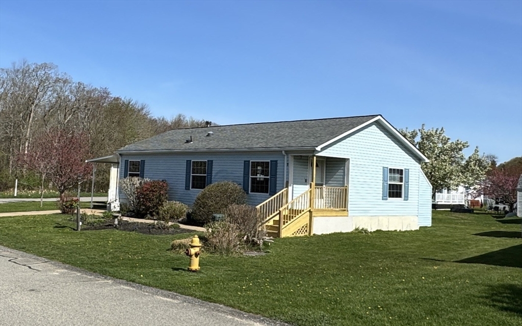 11 Cardinal Ct  Tiverton RI 02878 photo