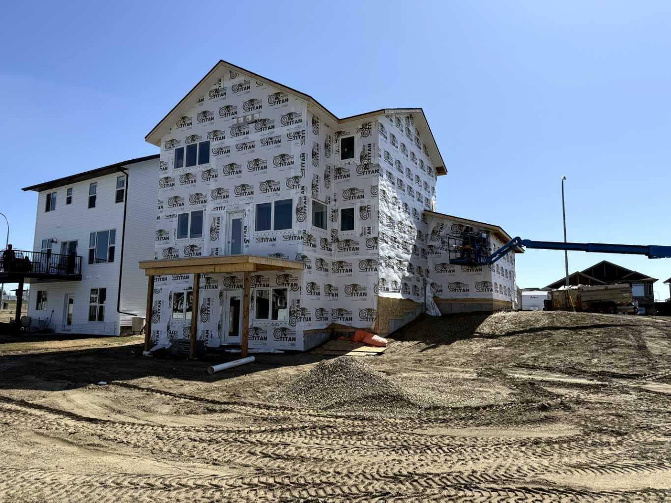 Property Photo: 10 Aura Drive AB T4M 0N3