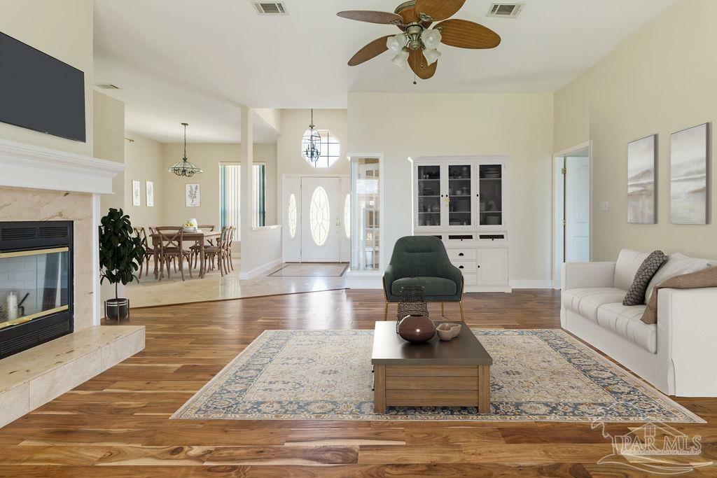 Property Photo: 421 Emerald Pointe Dr FL 32569