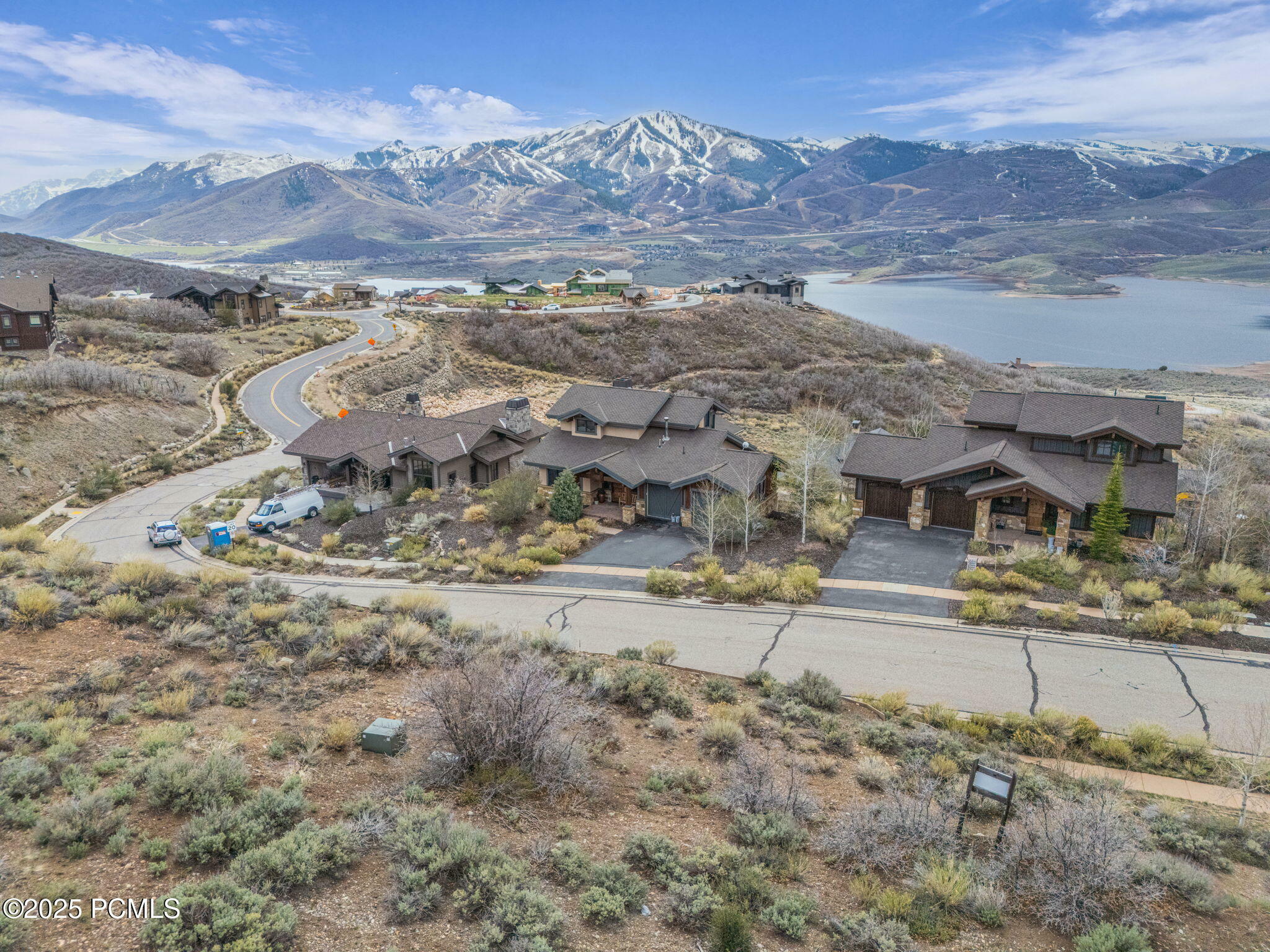 Property Photo: 10850 N Hideout Cove UT 84036