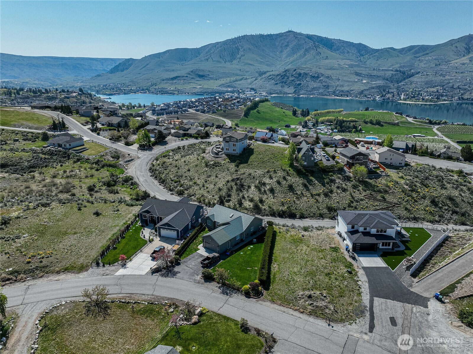 Property Photo: 212 Stehekin Way WA 98816