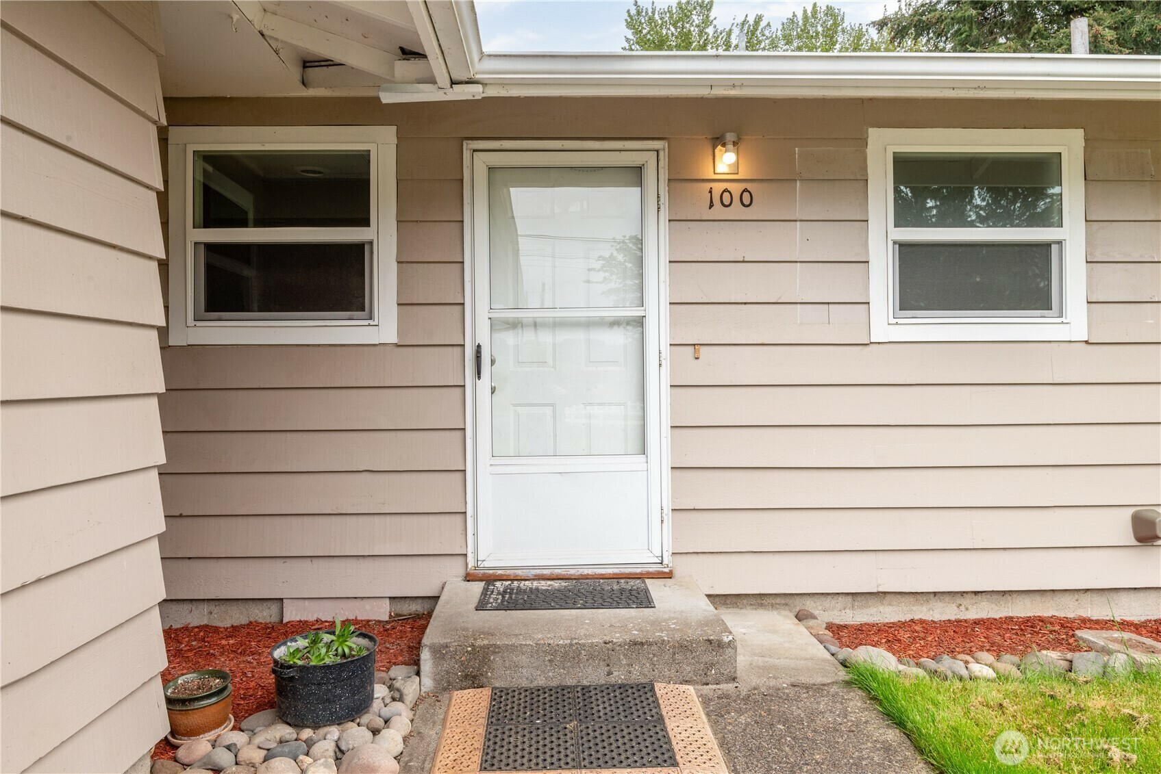 Property Photo: 100 Garden Street WA 98626