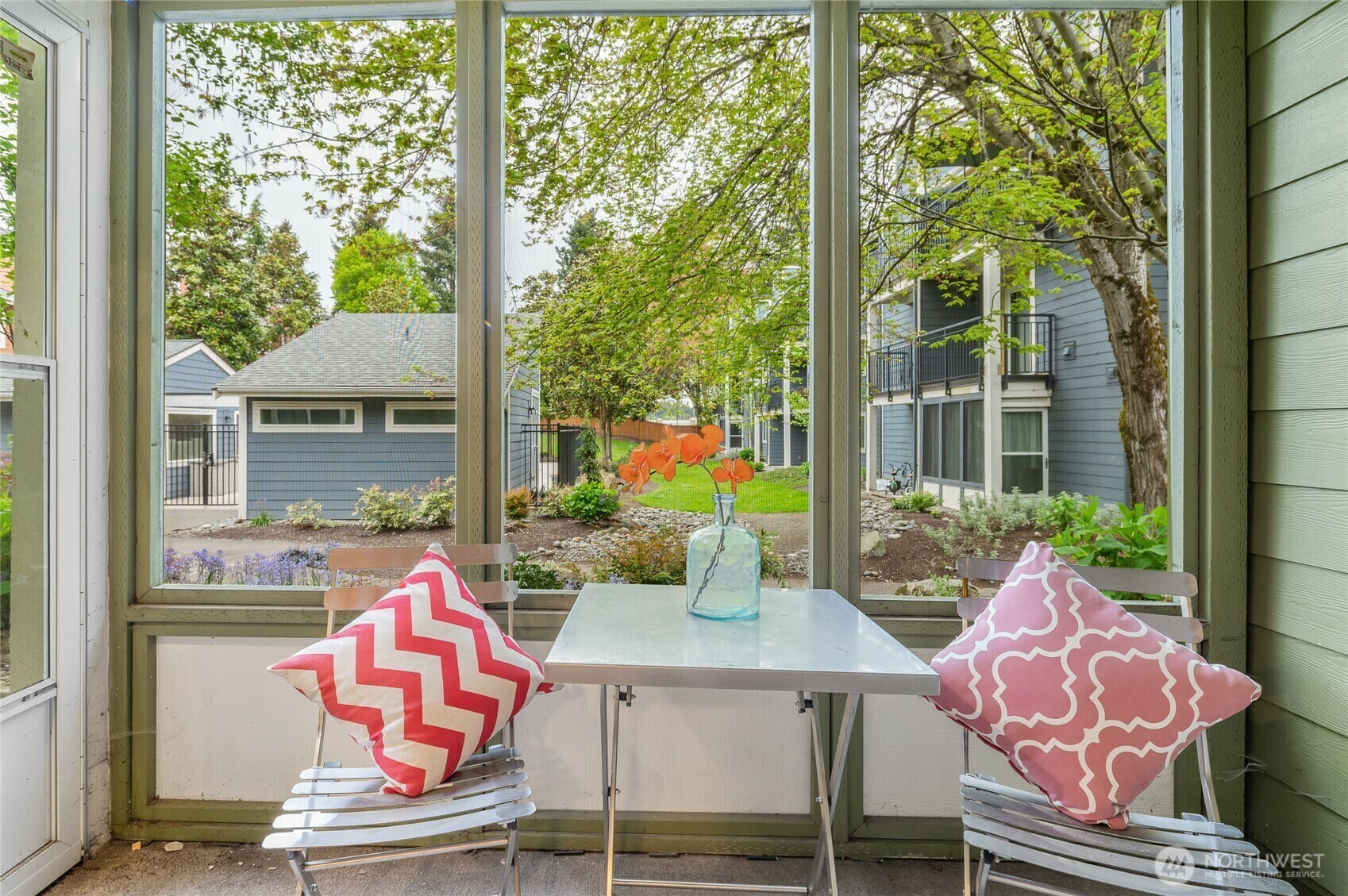 Property Photo: 12607 SE 41st Place H106 WA 98006