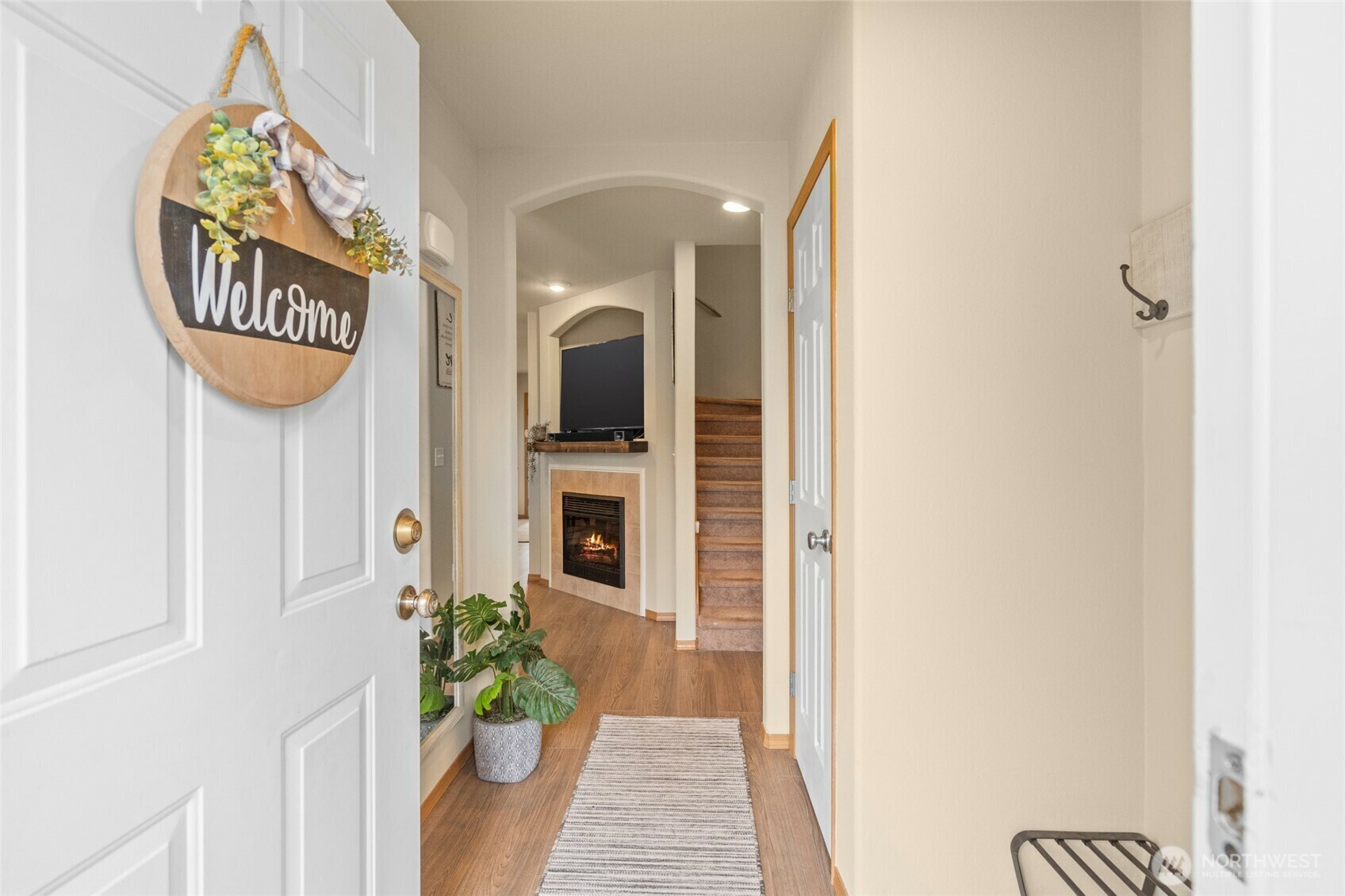 Property Photo: 352 Helen Street WA 98284