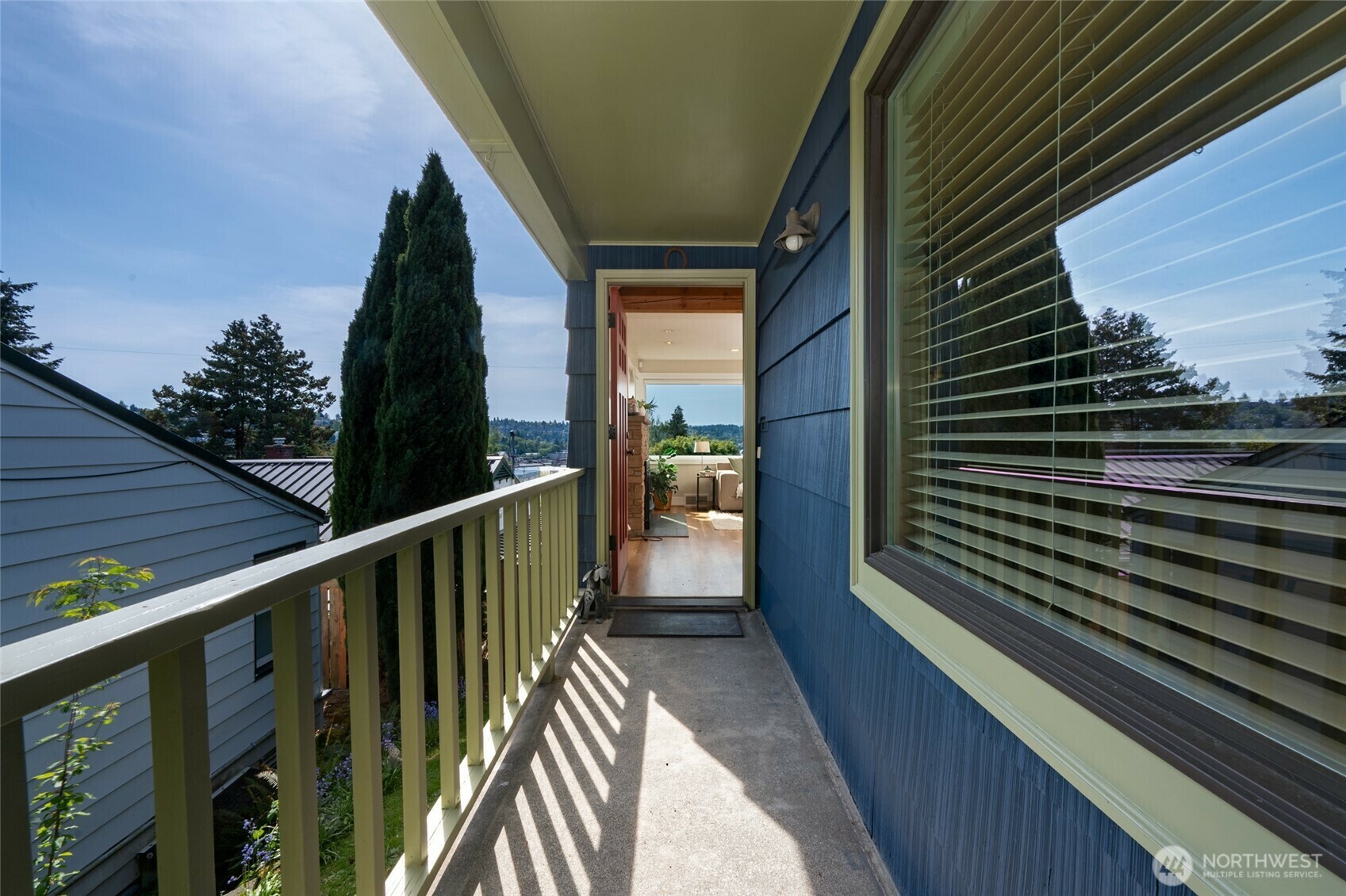 Property Photo: 4117 2nd Avenue NW WA 98107