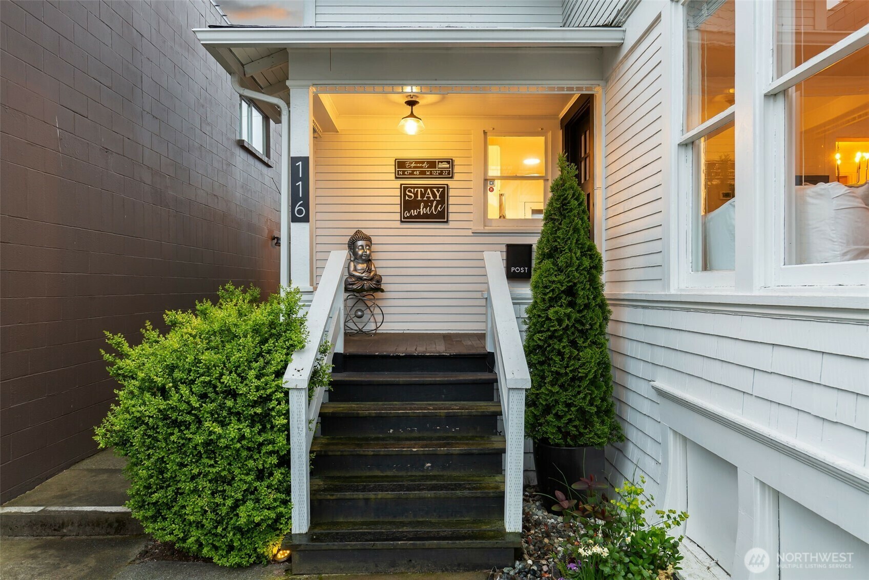 Property Photo: 116 4th Avenue N WA 98020