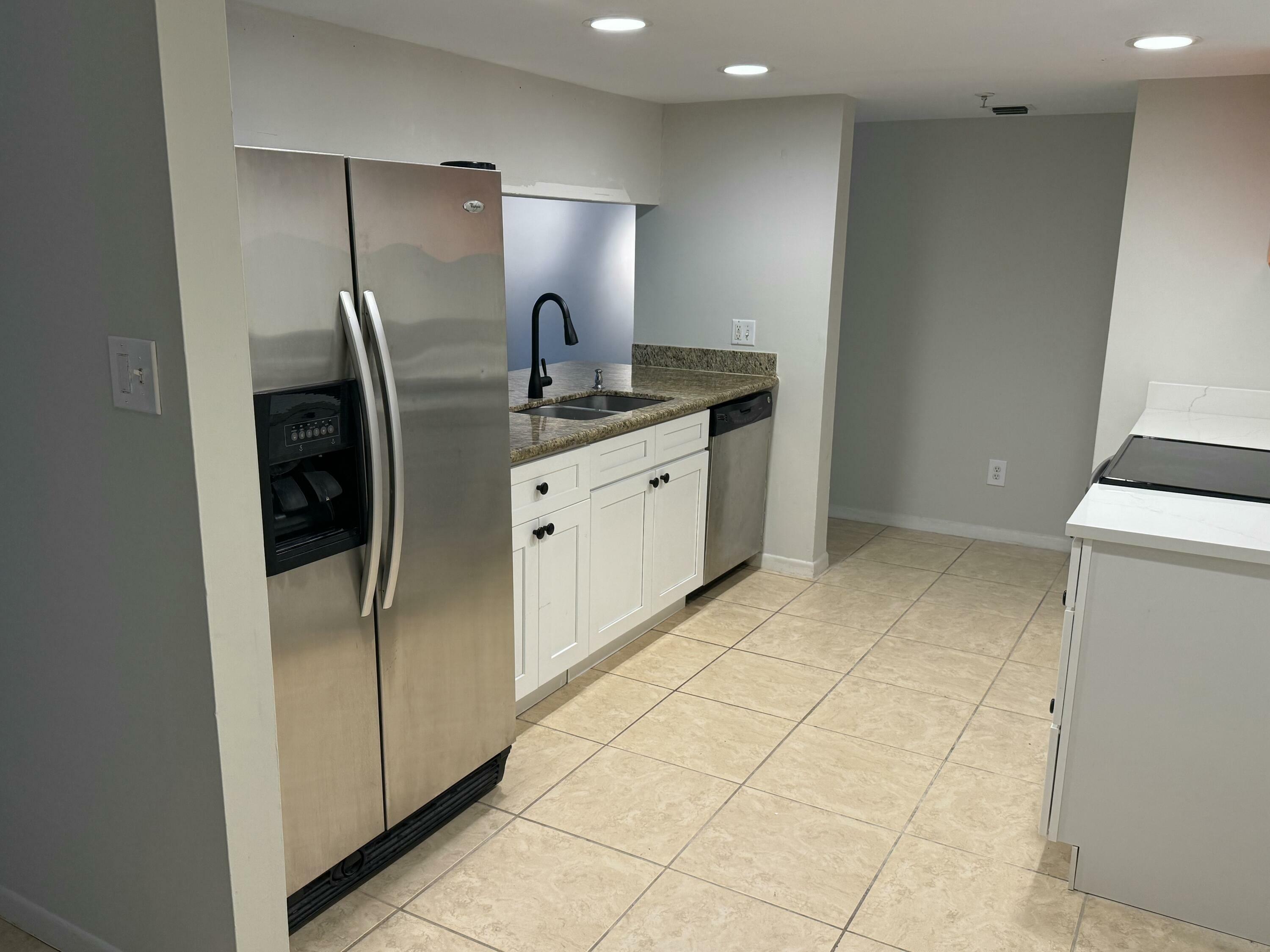 Property Photo: 950 Lavers Circle F109 FL 33444