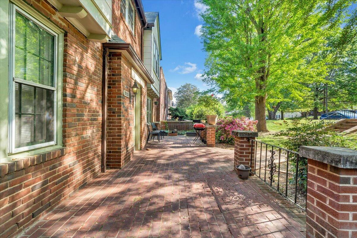 2521 Longview Ave SW  Roanoke VA 24014 photo