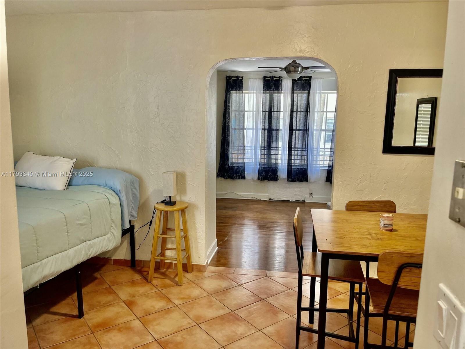 Property Photo:  1335 Pennsylvania Ave 2  FL 33139 