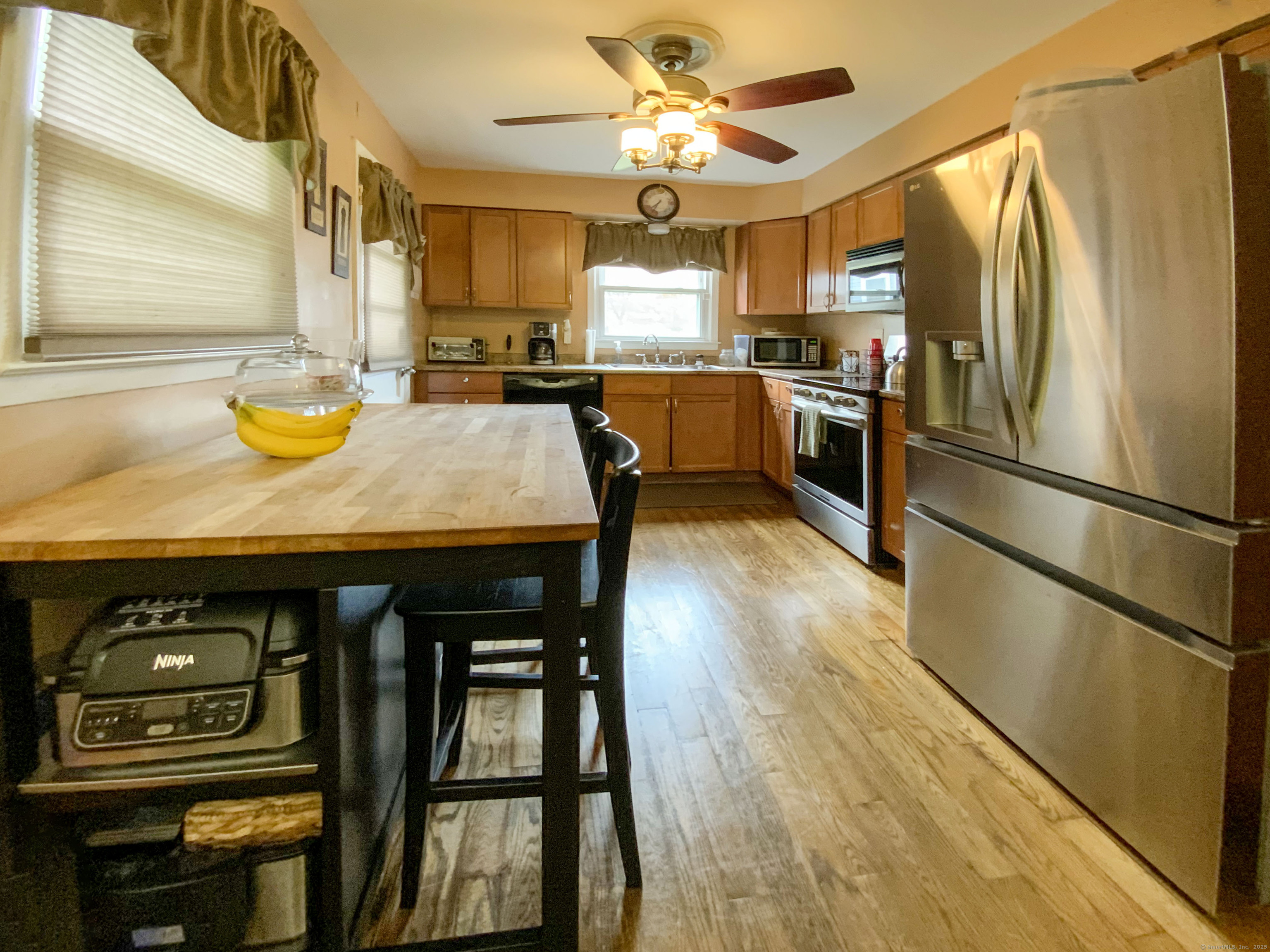 Property Photo: 456 Main Street CT 06516