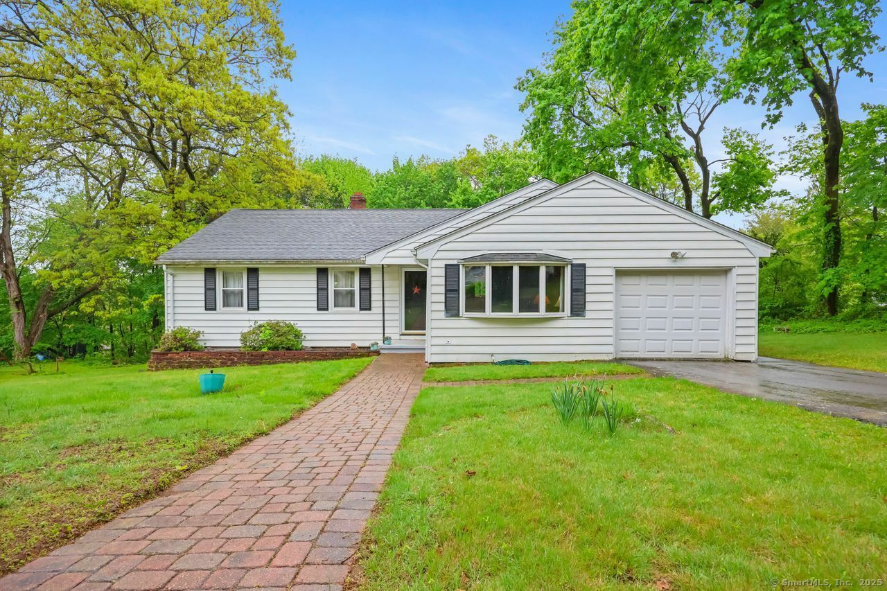 Property Photo: 162 Leonard Road CT 06514
