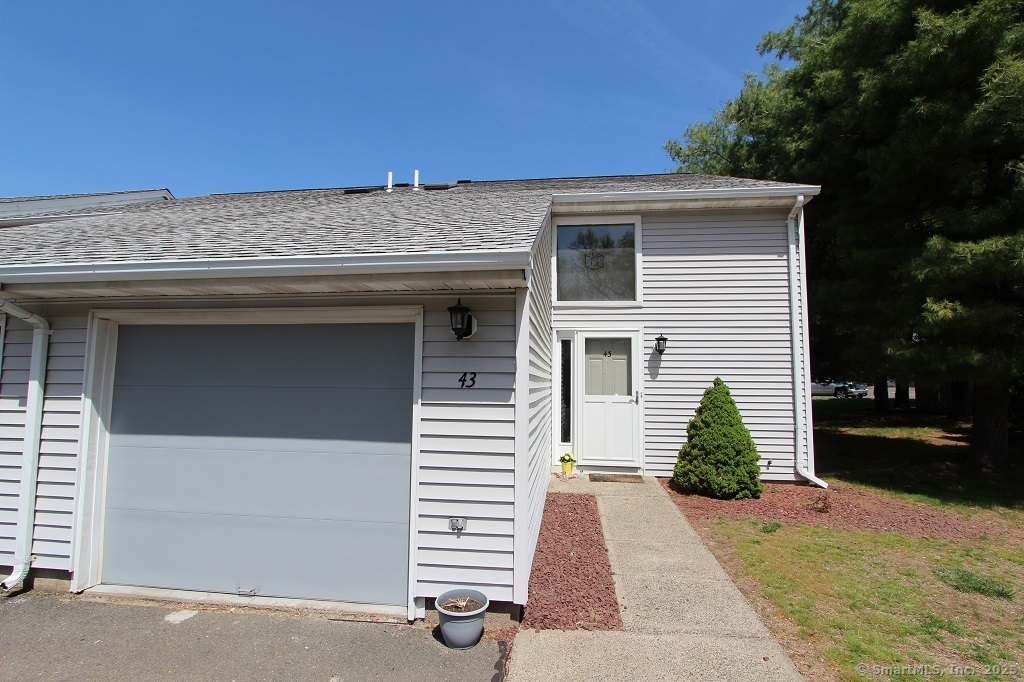 Property Photo: 705 Lake Avenue 43 CT 06010