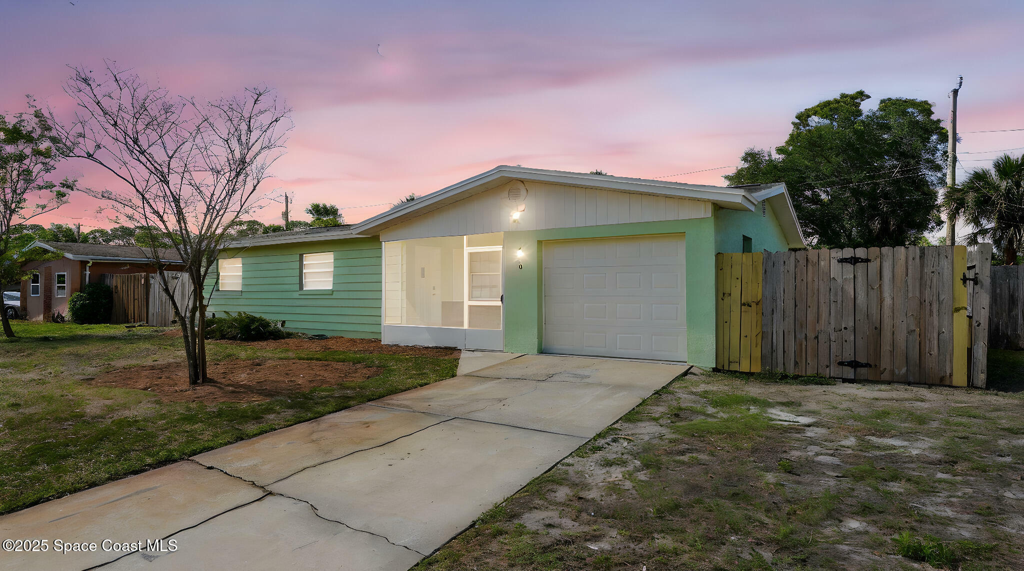 Property Photo:  620 Birchwood Lane  FL 32780 