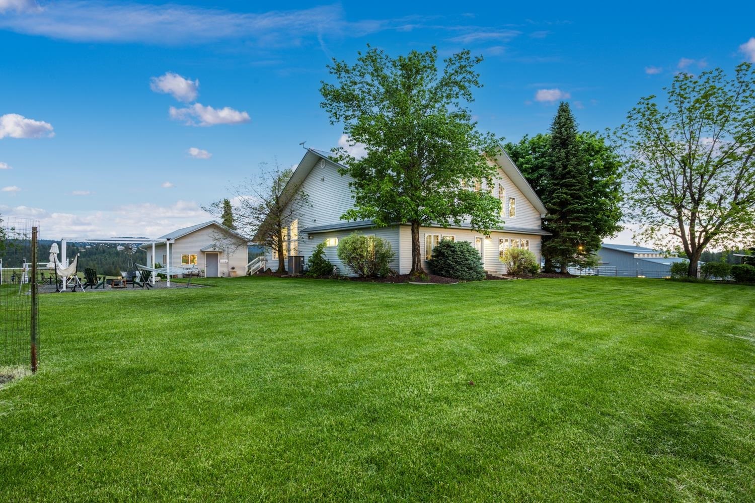 Property Photo: 20616 N Day Mt. Spokane Rd WA 99021