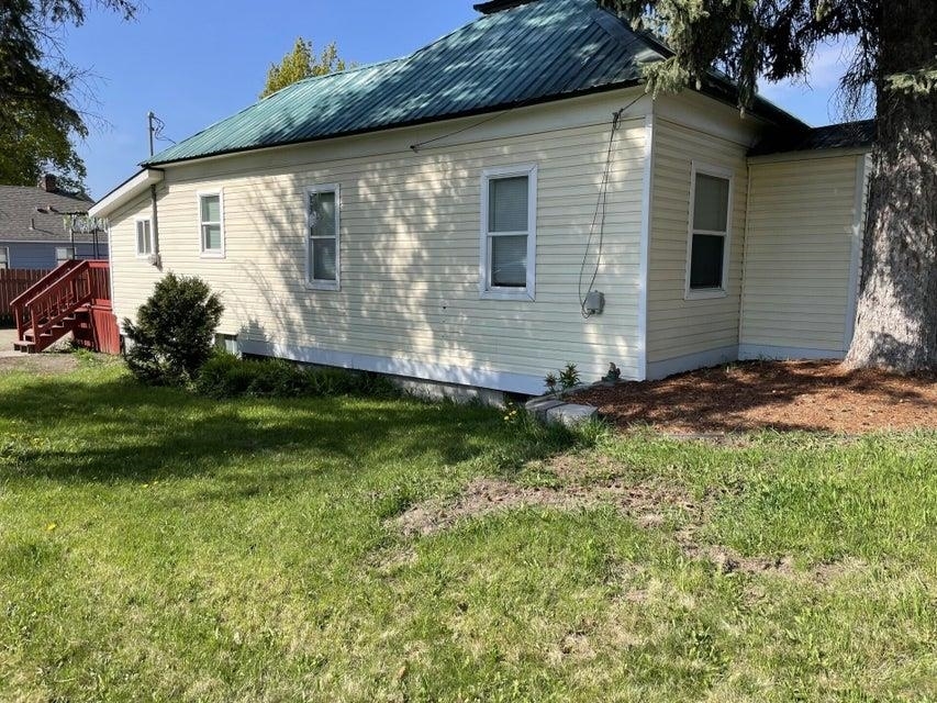 Property Photo: 558 E Birch Ave WA 99114