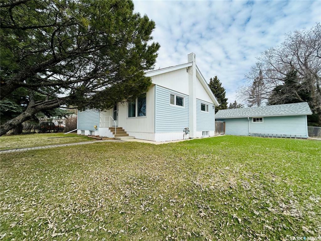 Property Photo: 1110 Windover Avenue SK S0G 3N0