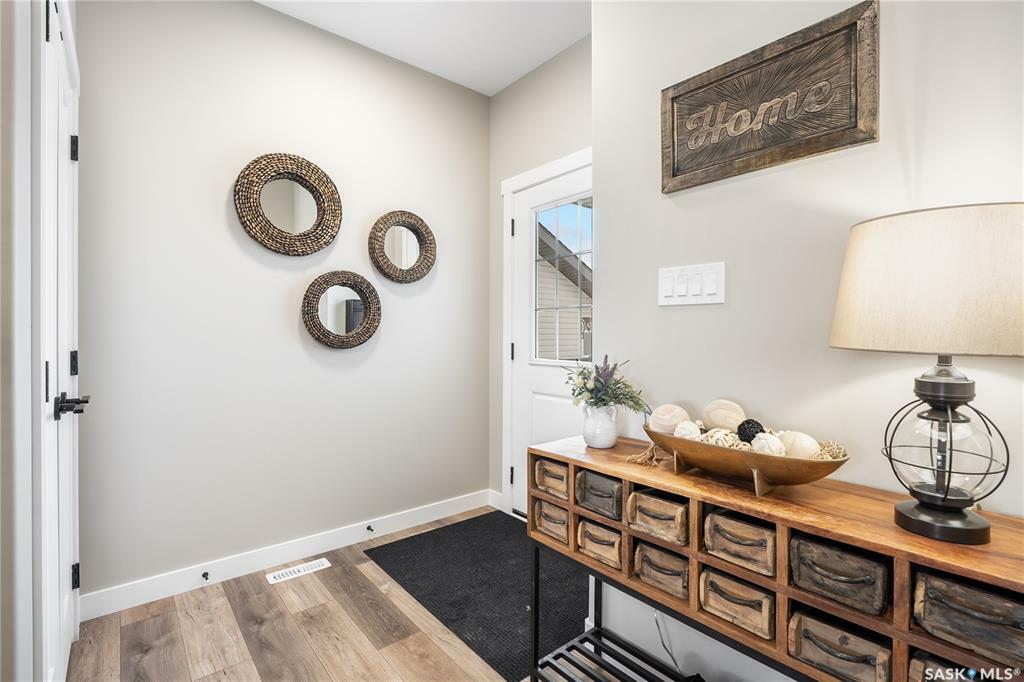 Photo de la propriété: 3052 Dumont Way SK S4V 3Z3