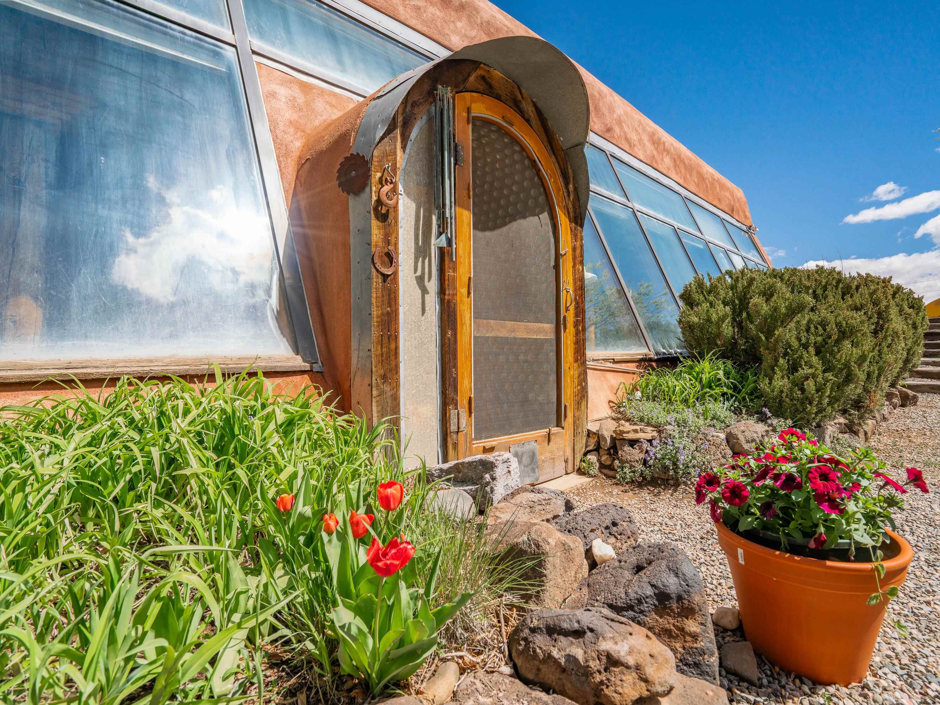 Property Photo: 3 Verdolaga Rd NM 87529