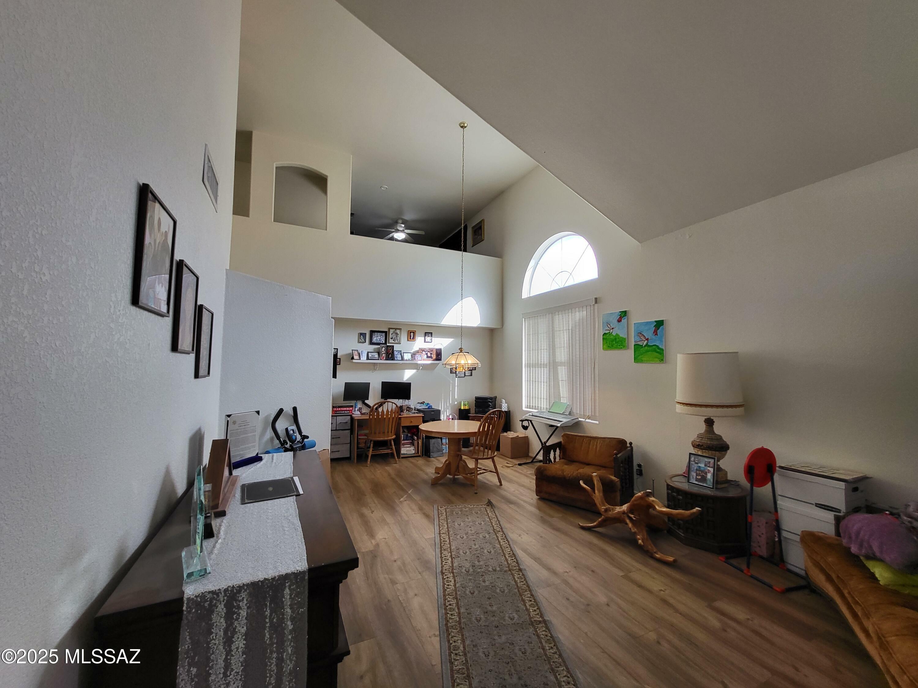 Property Photo: 10161 E Queensgate Way AZ 85748