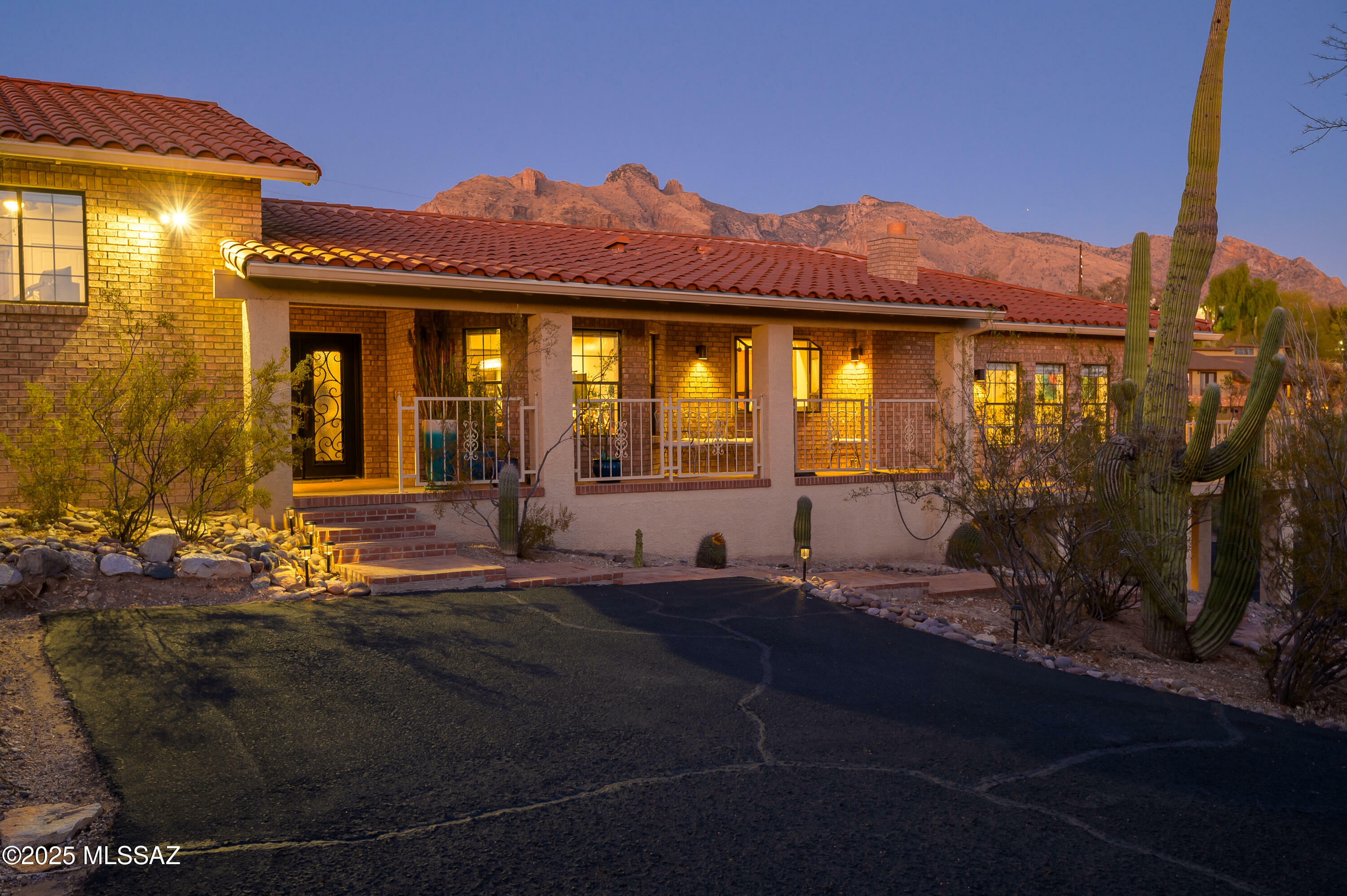 Property Photo: 6961 N Solaz Tercero AZ 85718