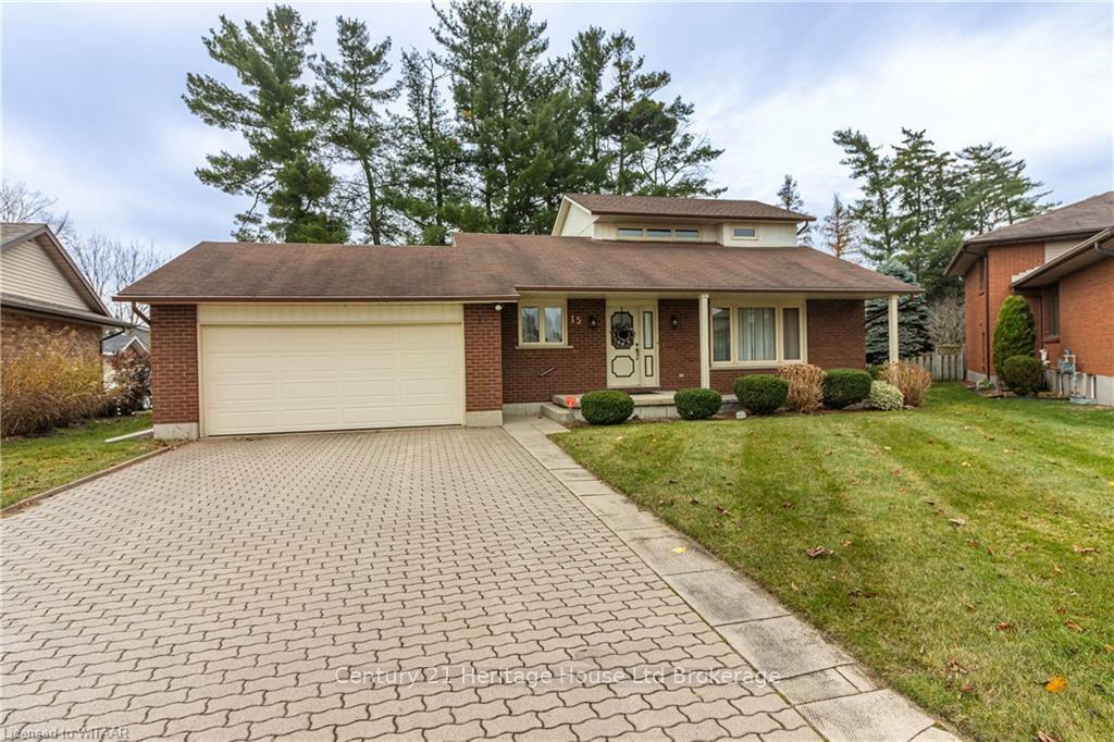 15 Clear Valley Drive  Tillsonburg ON N4G 4X9 photo