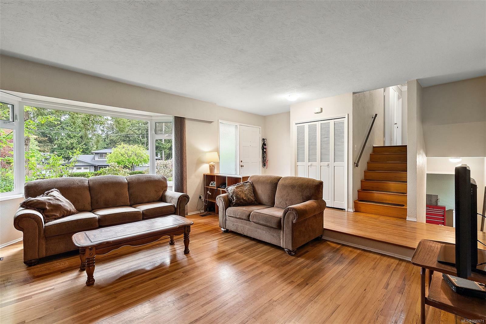 Property Photo: 2273 Aldeane Ave BC V9B 2C8