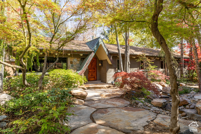Property Photo: 4939 S Cottonwood Ln UT 84117