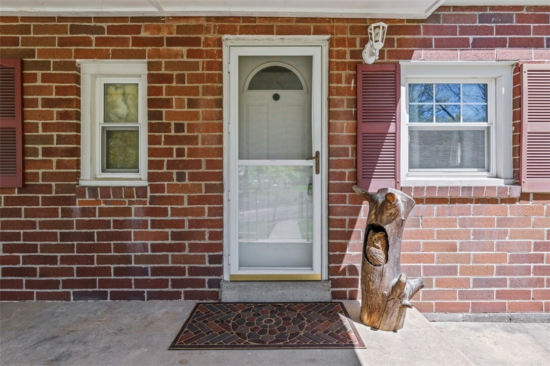 Property Photo: 152 Indian Creek Rd PA 15147