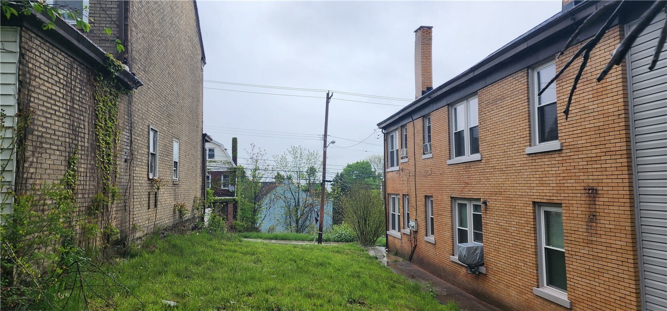 Property Photo: 1610 Arlington Ave PA 15210